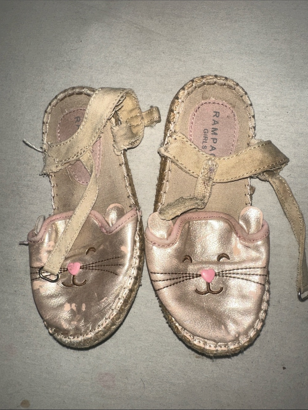 Girls Size 10 Rampage Pink Metallic Cat Sandals